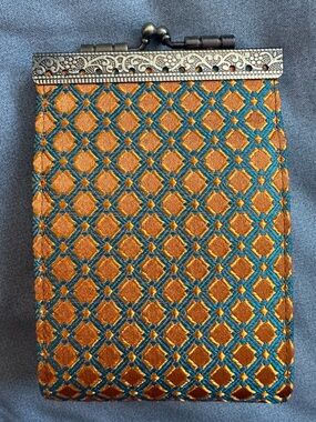 Like New Cathayana Accordian Style Credit Card/Key Holder w/kisslock Boho